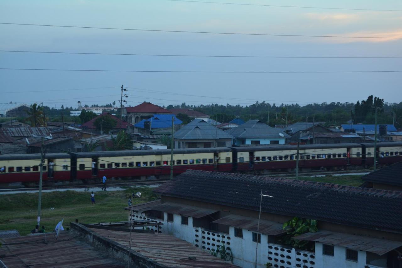 Triniti Airport Hotel Dar es Salaam Luaran gambar