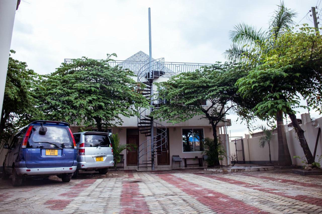 Triniti Airport Hotel Dar es Salaam Luaran gambar